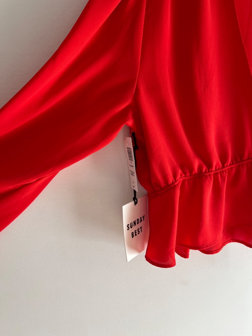 NWT Aritzia plunge top with tie in warm red - Large - Sunday Best - Picture 3 of 9